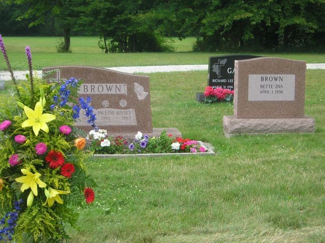 Paul Bennett Brown buried near his Parents, Paul and Pauline, and his Sister, Bette